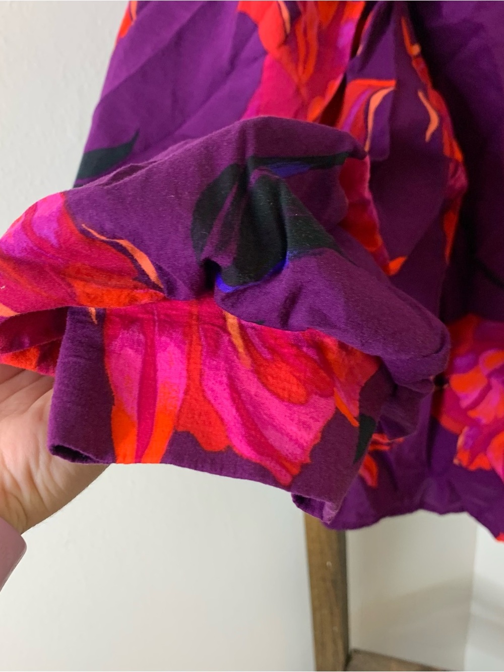 A New Day Floral V-Neck Puff Sleeve Blouse - Purple with Pink-Red Blooms Size L - Picture 5 of 6